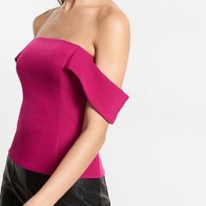 Express‎ Off the Shoulder Crop Top Fuchsia